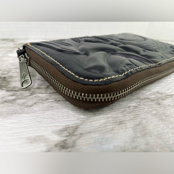 Patricia Nash Wristlet Zipper Wallet Black Rose Floral Tooled Embossed Leather - Picture 4 of 10